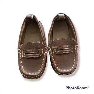 Gap toddler boy brown with cream stitching  loafers